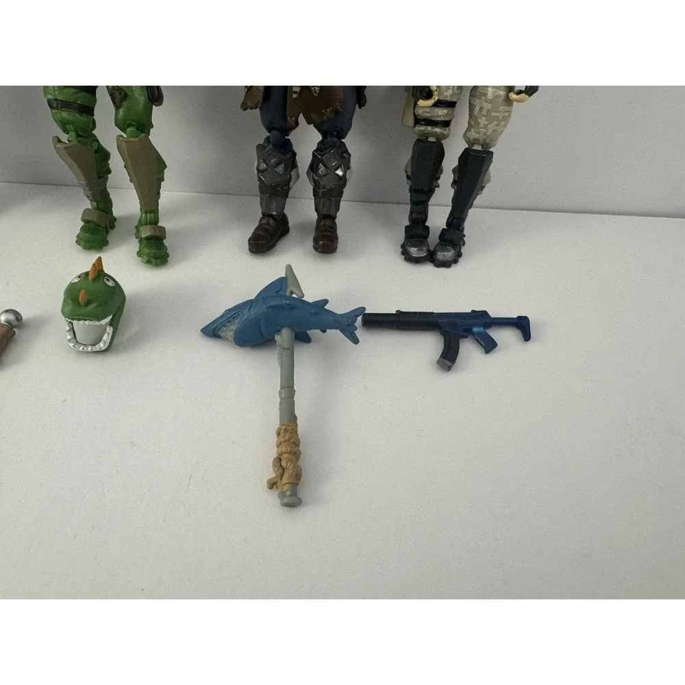 Fortnite Action Figure Lot of 4 +‎ Accessories